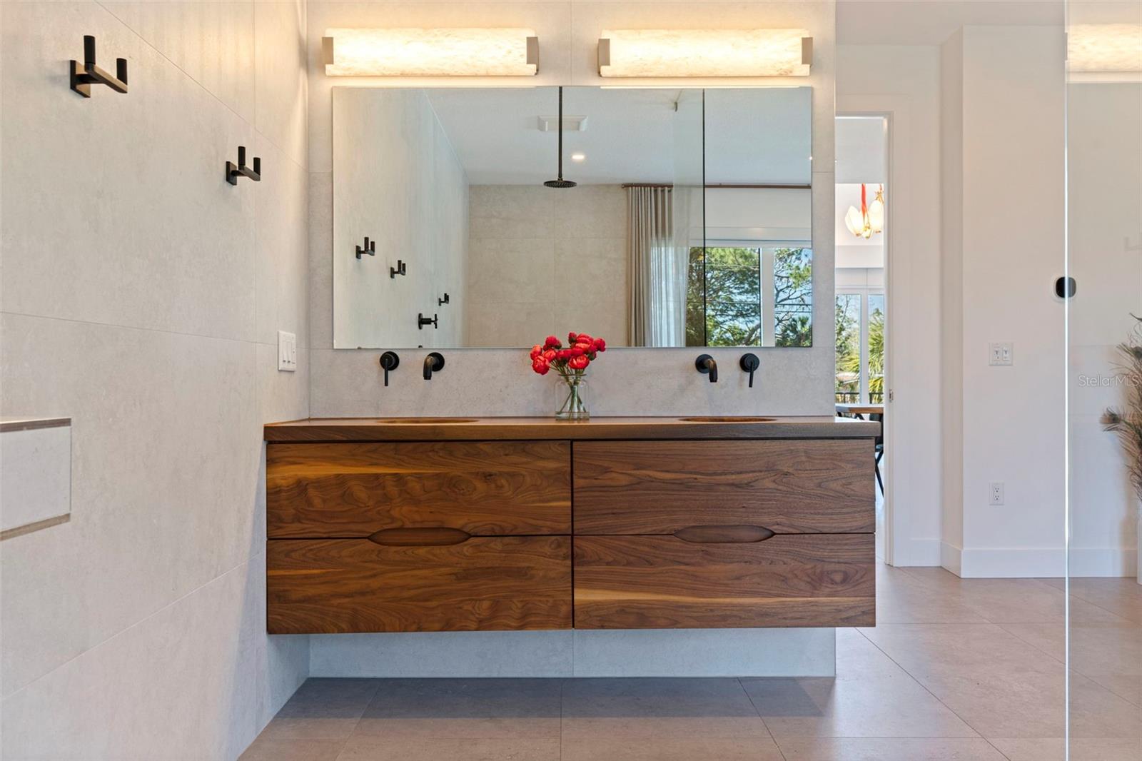 322 80TH AVE NE, ST PETERSBURG, FL, 33702