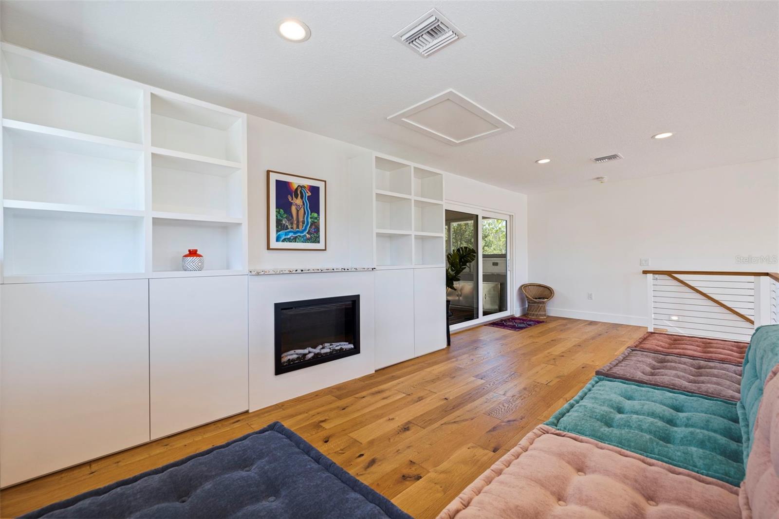 322 80TH AVE NE, ST PETERSBURG, FL, 33702