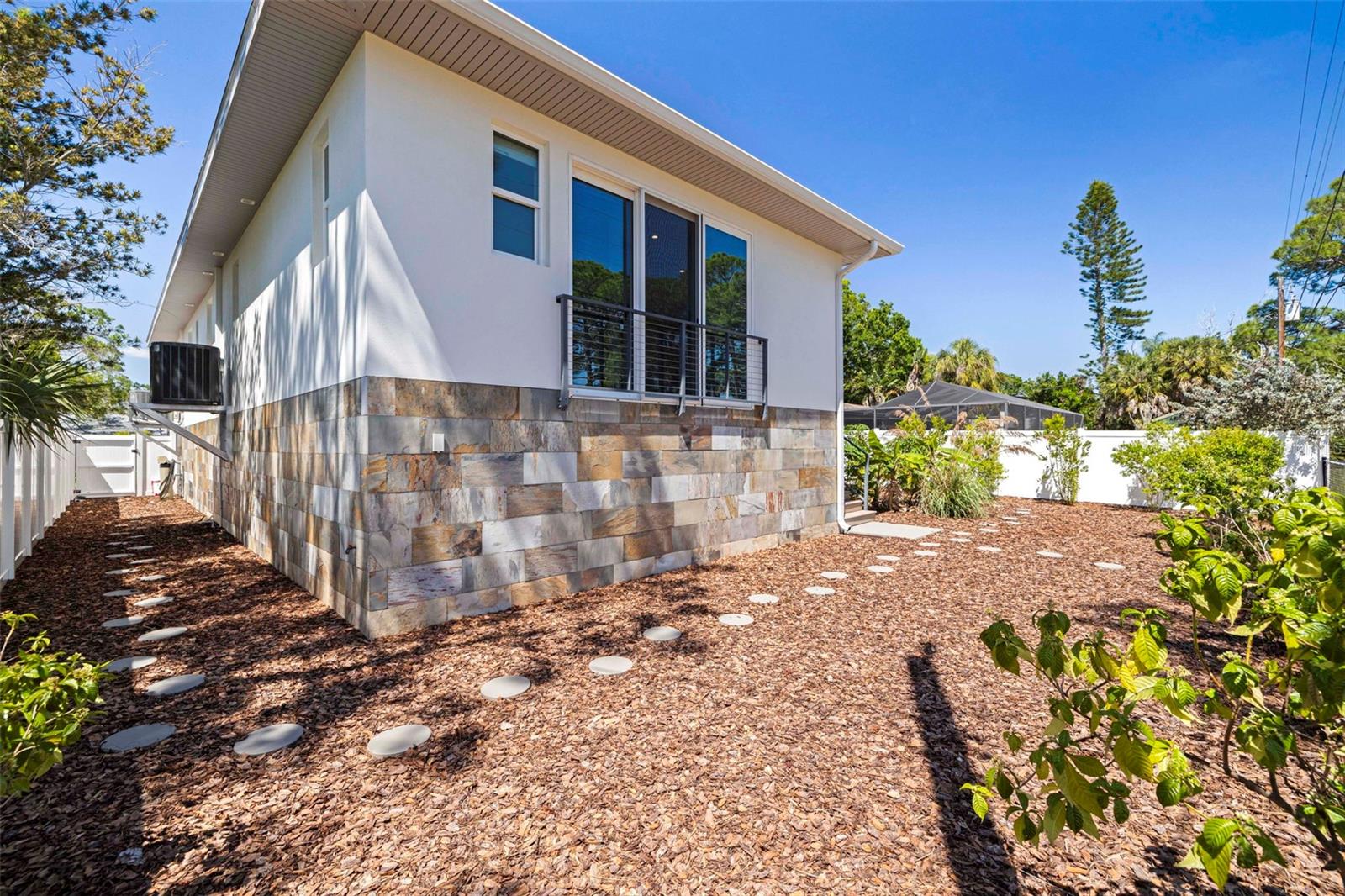 322 80TH AVE NE, ST PETERSBURG, FL, 33702