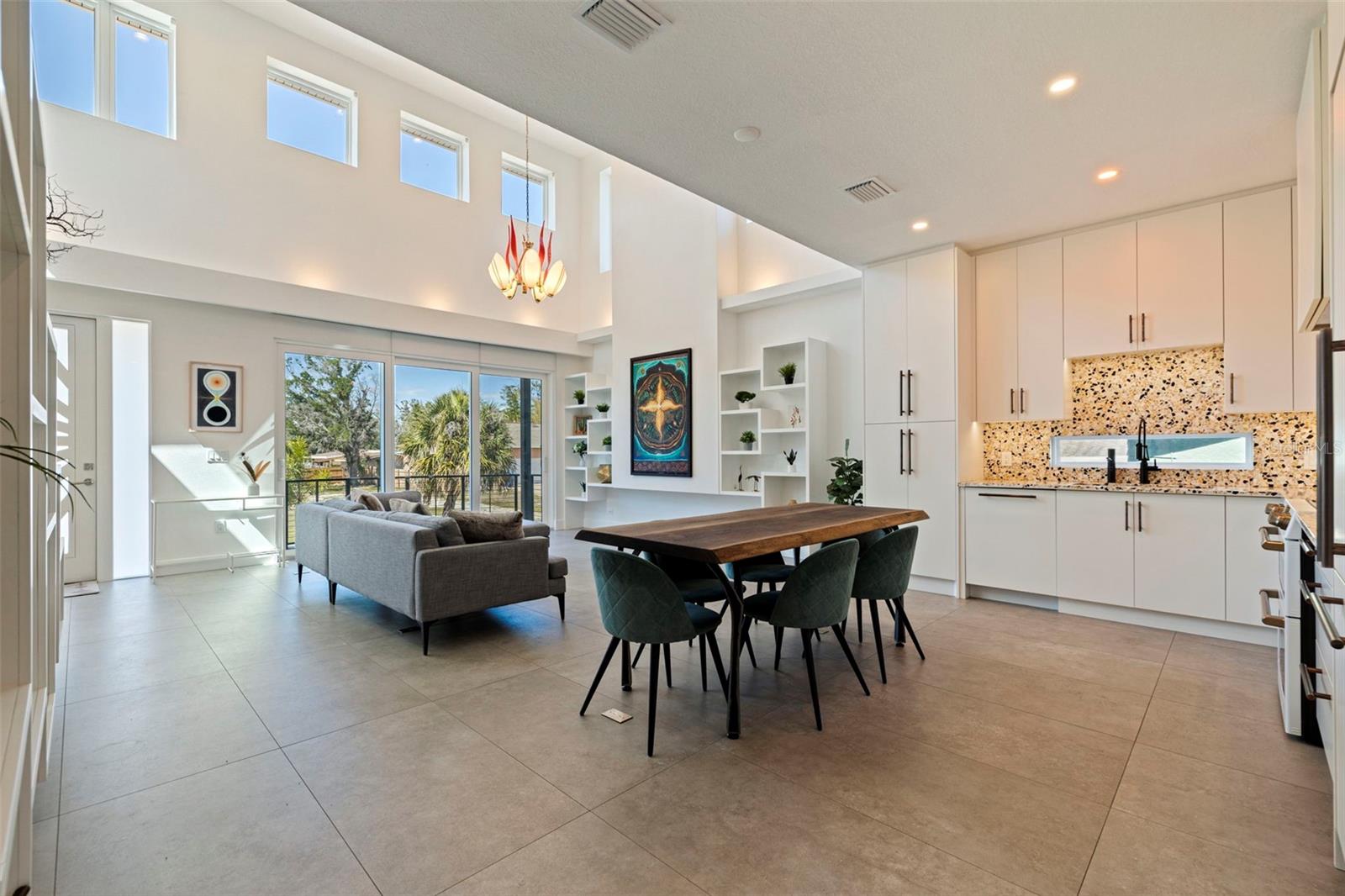 322 80TH AVE NE, ST PETERSBURG, FL, 33702