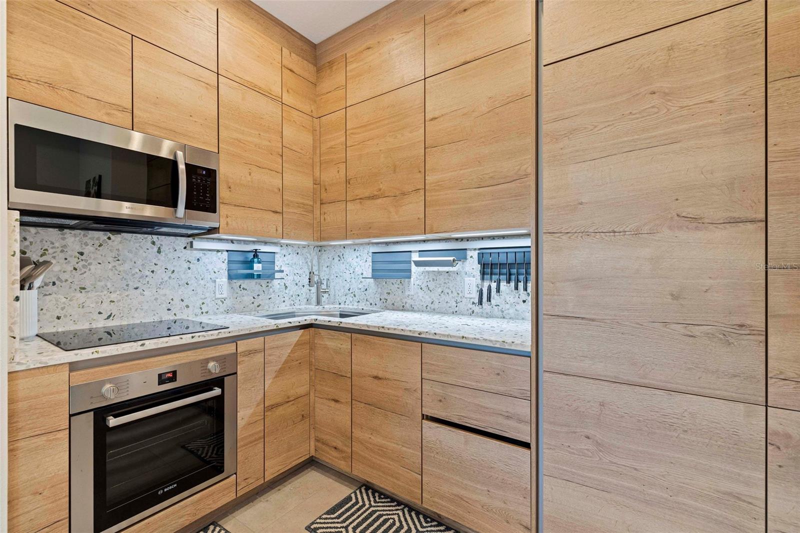 322 80TH AVE NE, ST PETERSBURG, FL, 33702