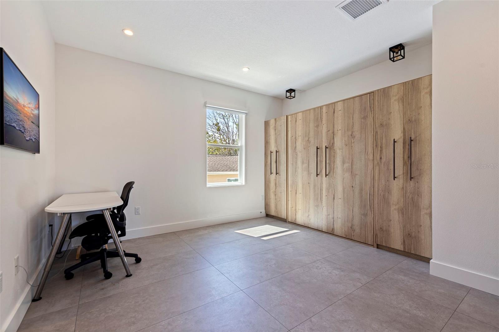 322 80TH AVE NE, ST PETERSBURG, FL, 33702