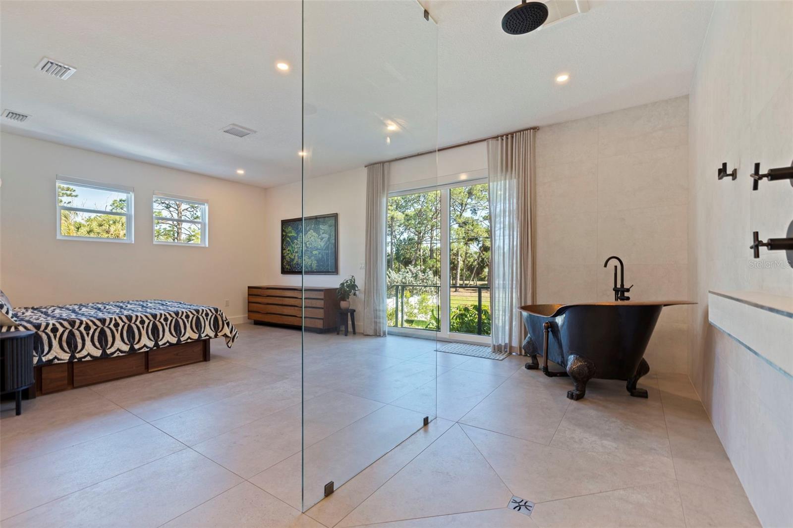 322 80TH AVE NE, ST PETERSBURG, FL, 33702