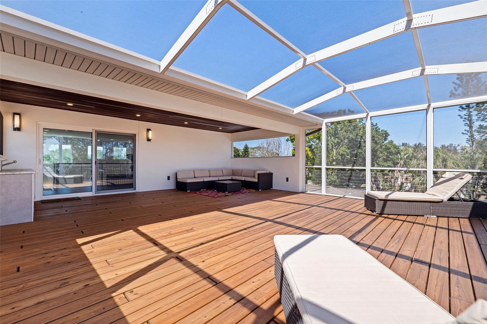 322 80TH AVE NE, ST PETERSBURG, FL, 33702