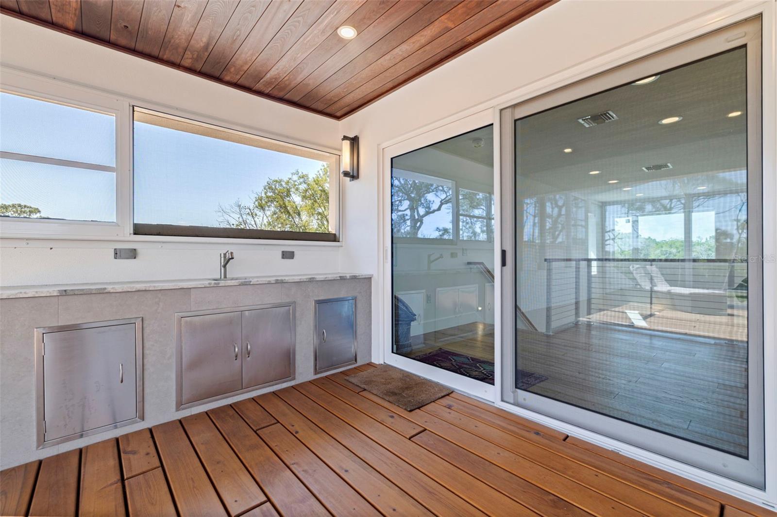 322 80TH AVE NE, ST PETERSBURG, FL, 33702