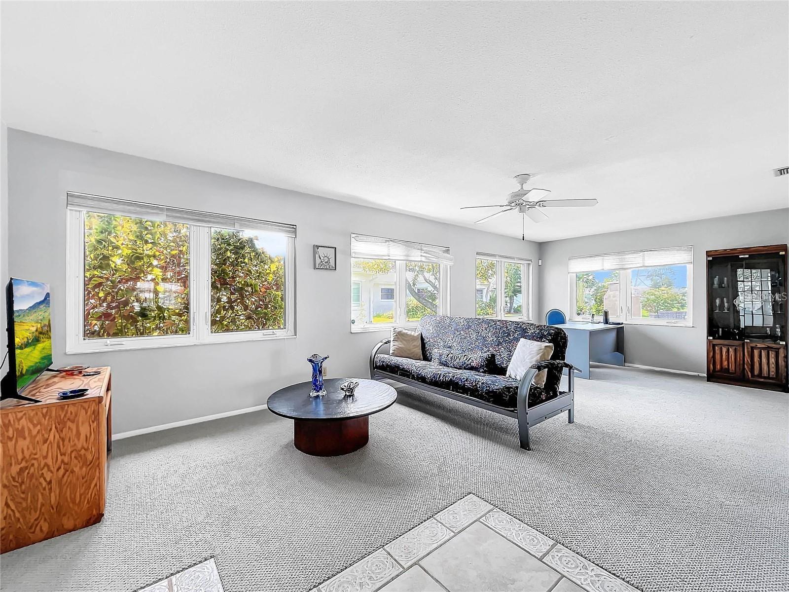 9743 37TH ST N #1, PINELLAS PARK, FL, 33782