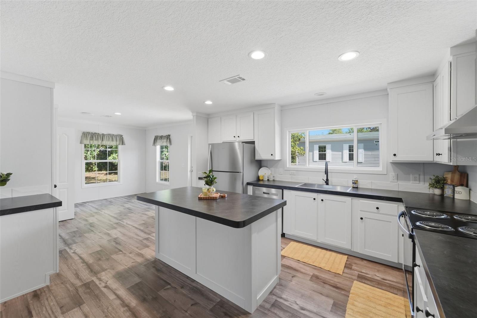 42039 CHERRY AVE, DELAND, FL, 32720