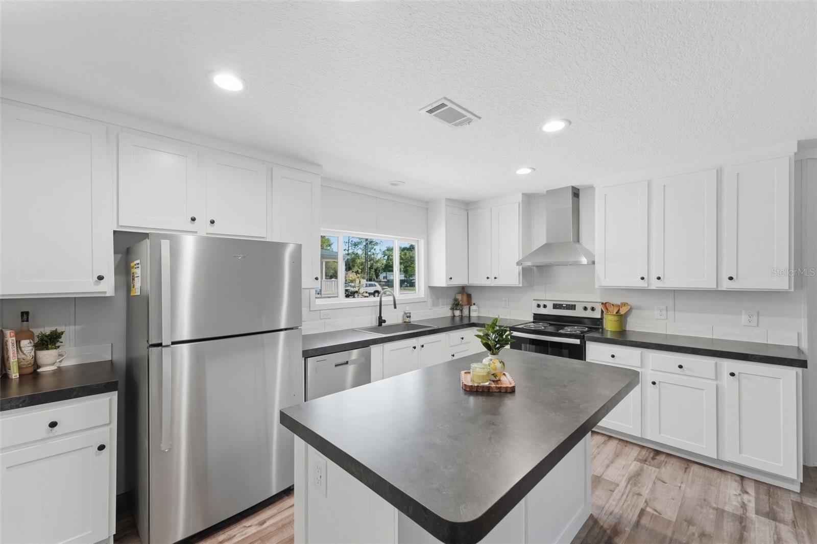 42039 CHERRY AVE, DELAND, FL, 32720