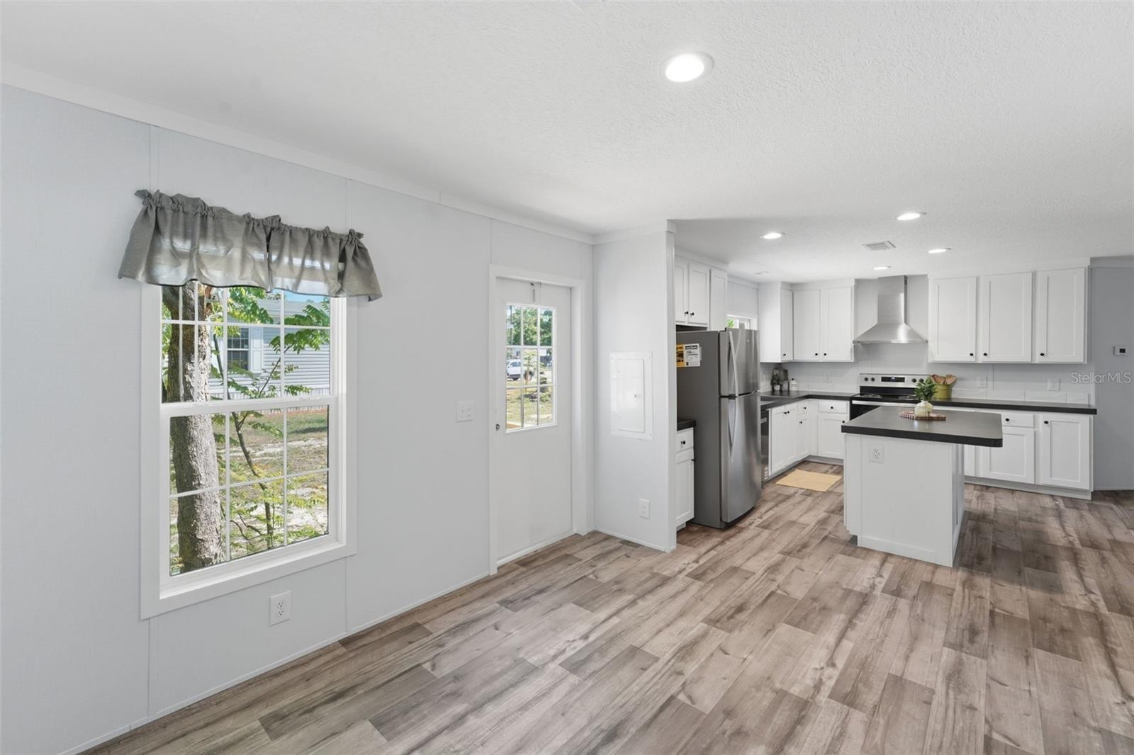 42039 CHERRY AVE, DELAND, FL, 32720