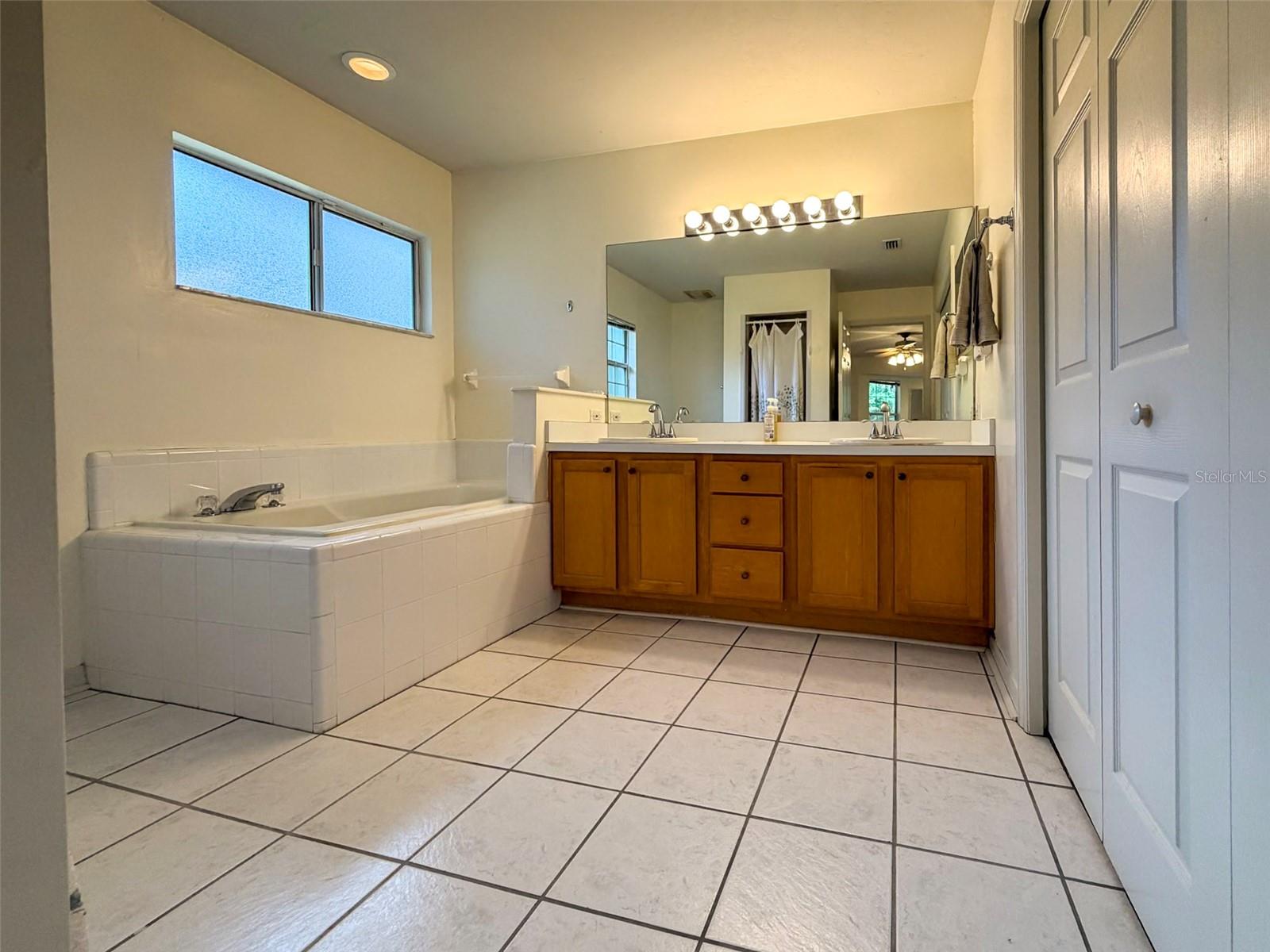 9232 NW 17TH PL, GAINESVILLE, FL, 32606