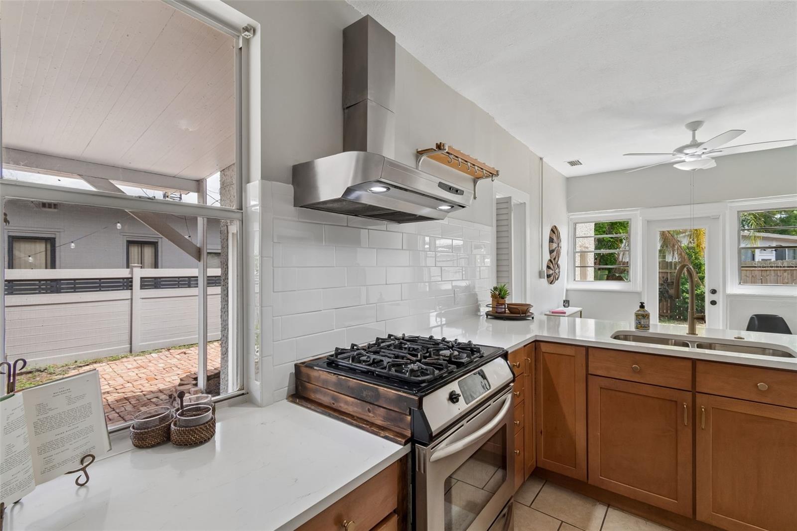 2502 W NORTH A ST, TAMPA, FL, 33609