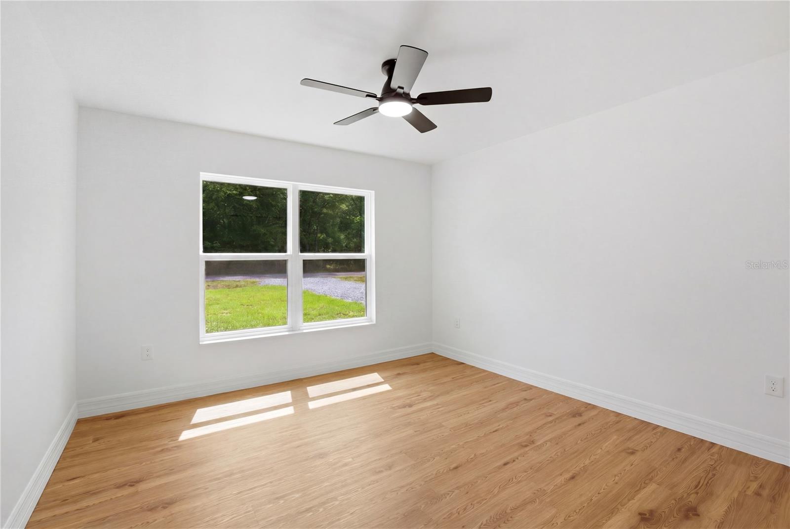 124 GUAVA TER, OCKLAWAHA, FL, 32179