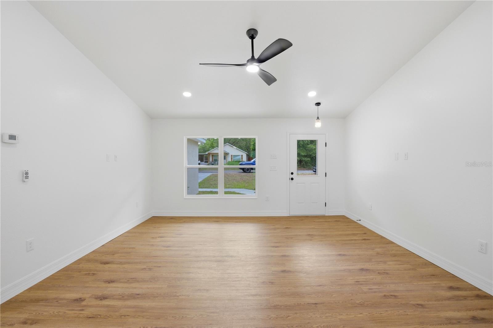 124 GUAVA TER, OCKLAWAHA, FL, 32179