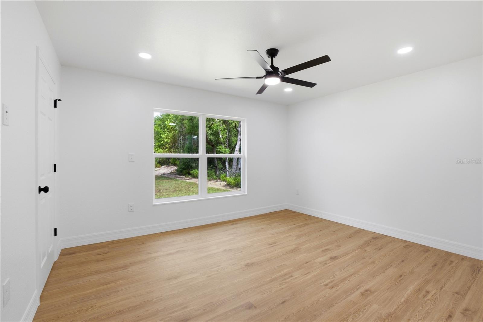 124 GUAVA TER, OCKLAWAHA, FL, 32179