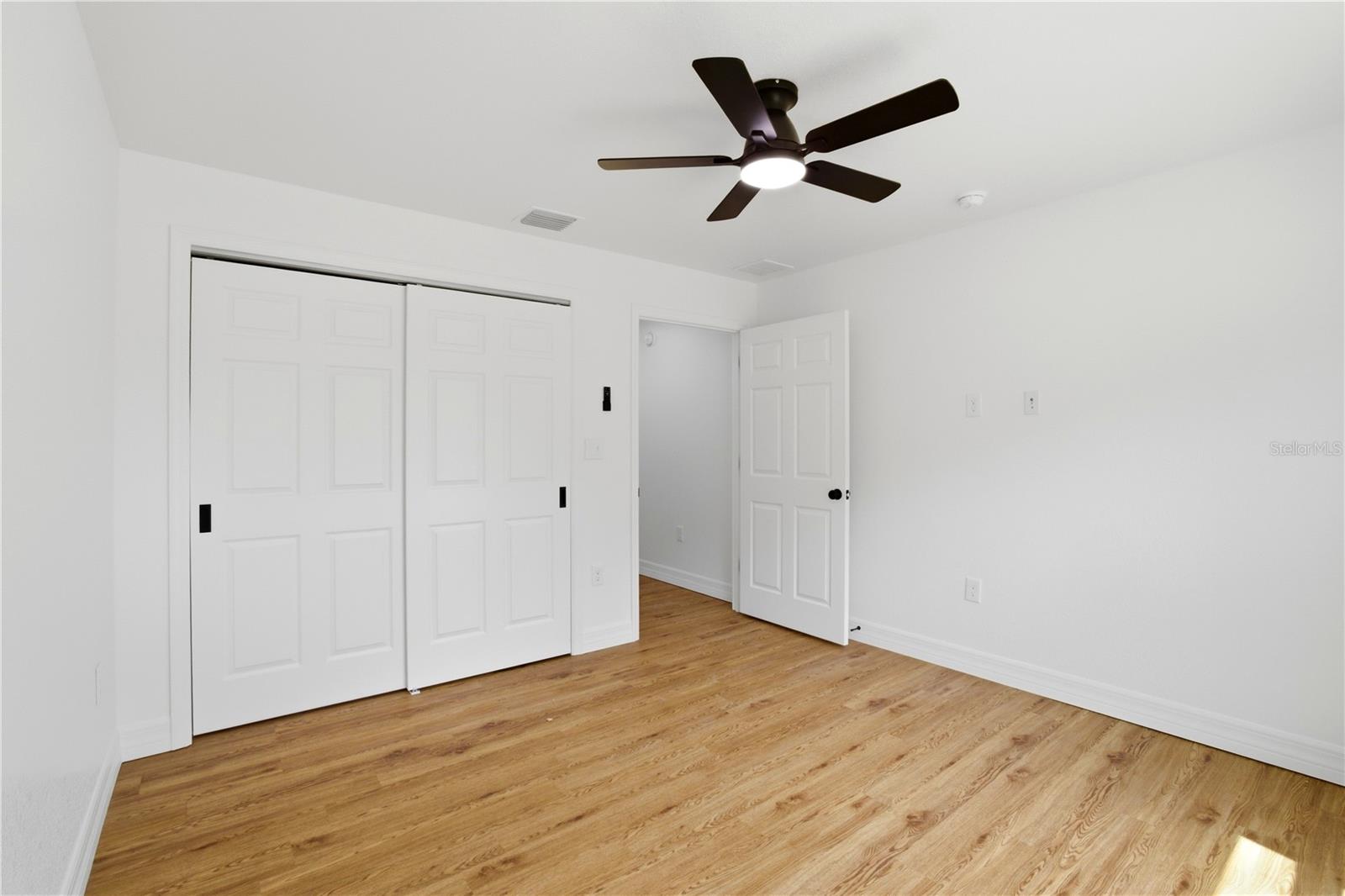 124 GUAVA TER, OCKLAWAHA, FL, 32179