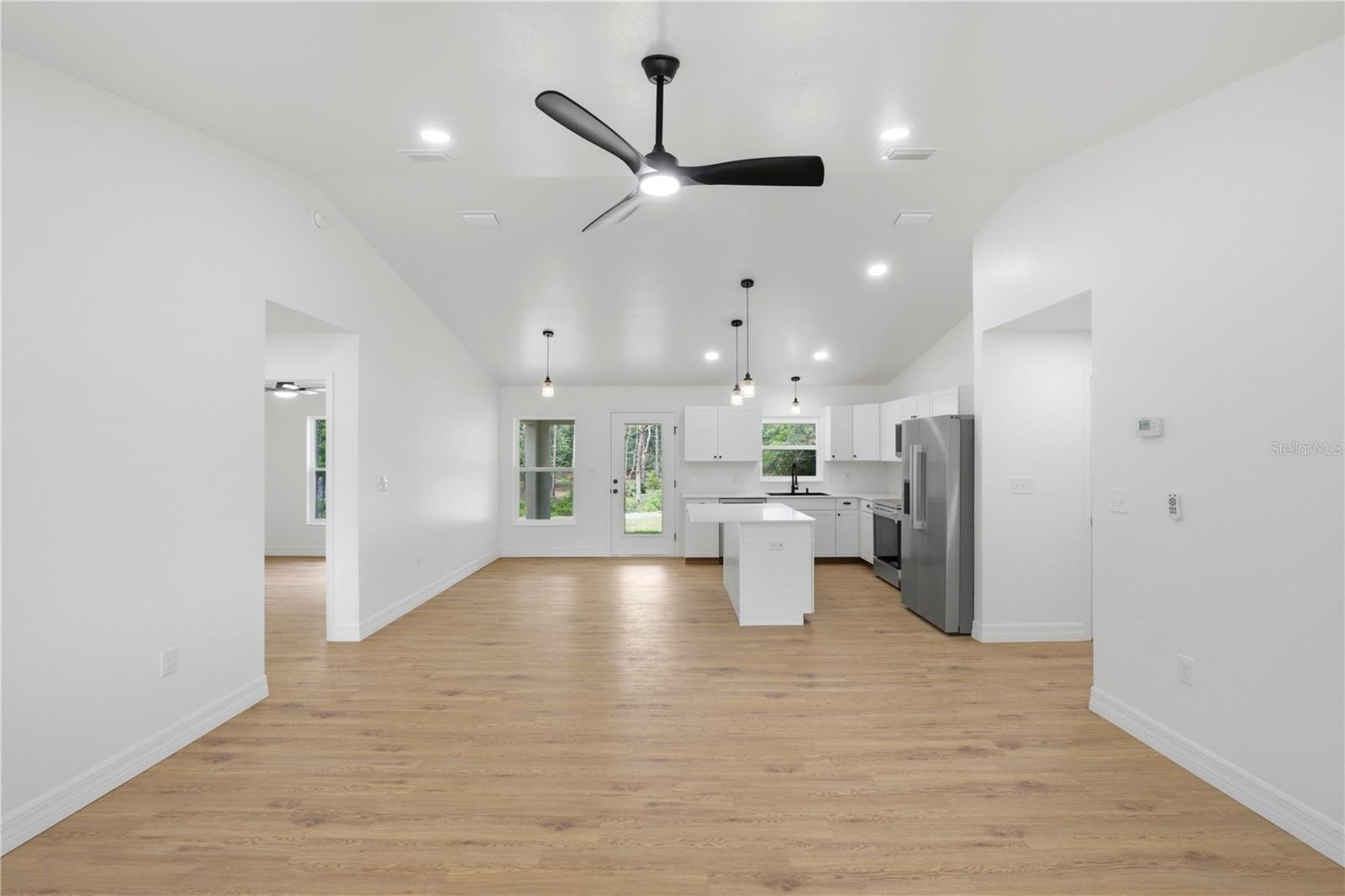 124 GUAVA TER, OCKLAWAHA, FL, 32179