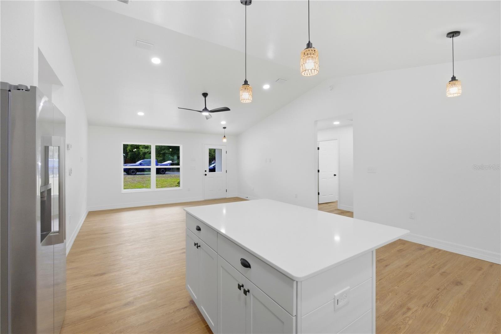 124 GUAVA TER, OCKLAWAHA, FL, 32179