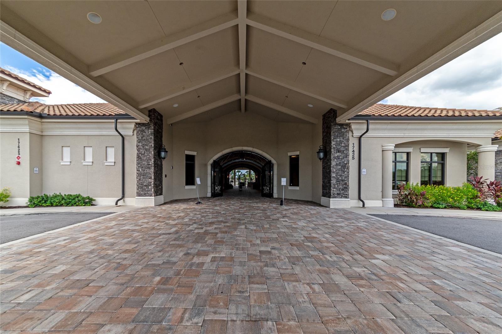 17810 GAWTHROP DR #305, BRADENTON, FL, 34211