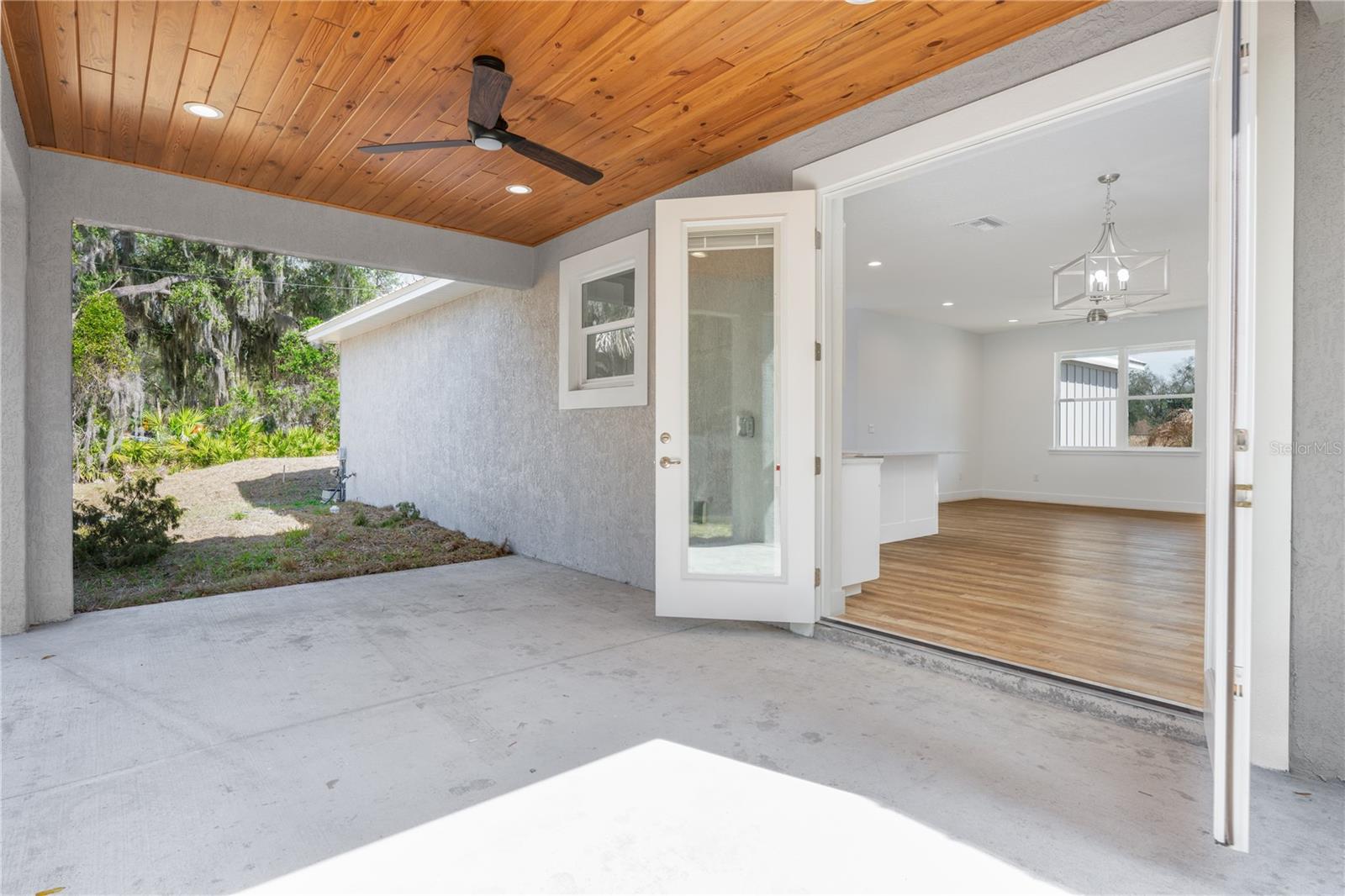 210 PARADISE DR, DELAND, FL, 32720