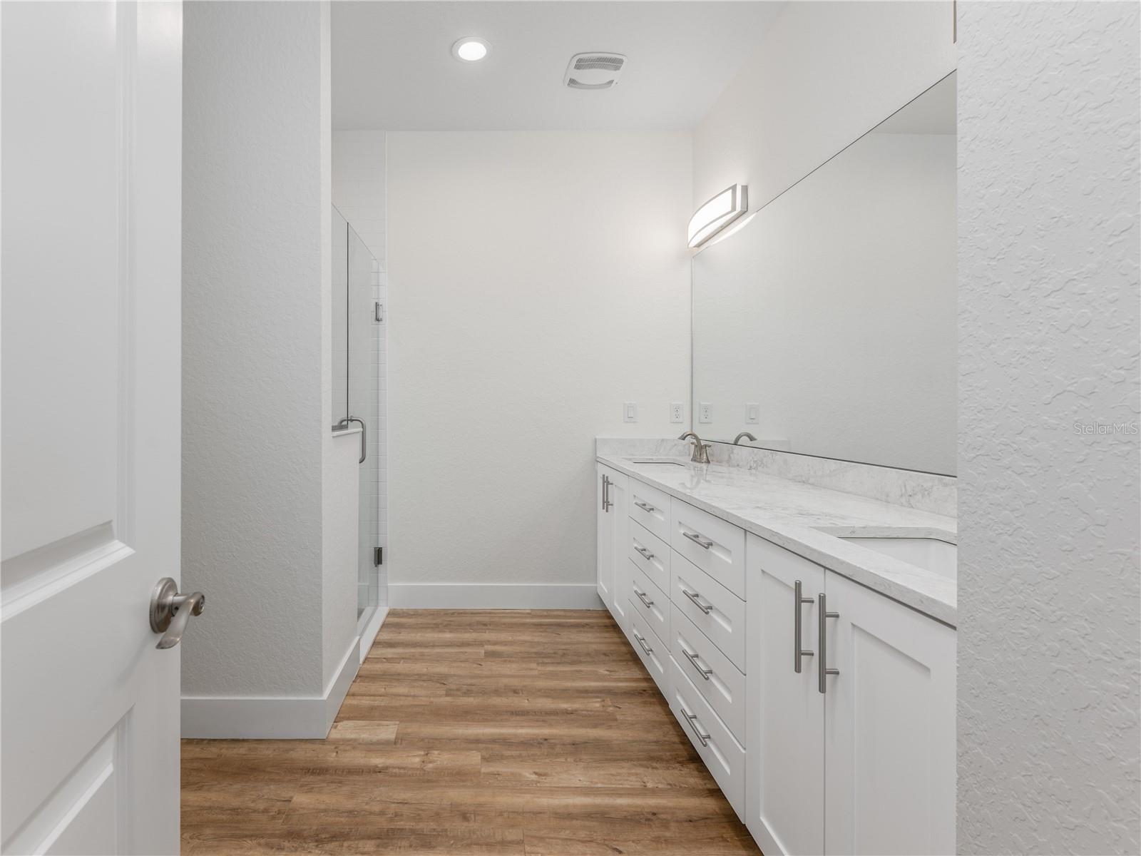 210 PARADISE DR, DELAND, FL, 32720