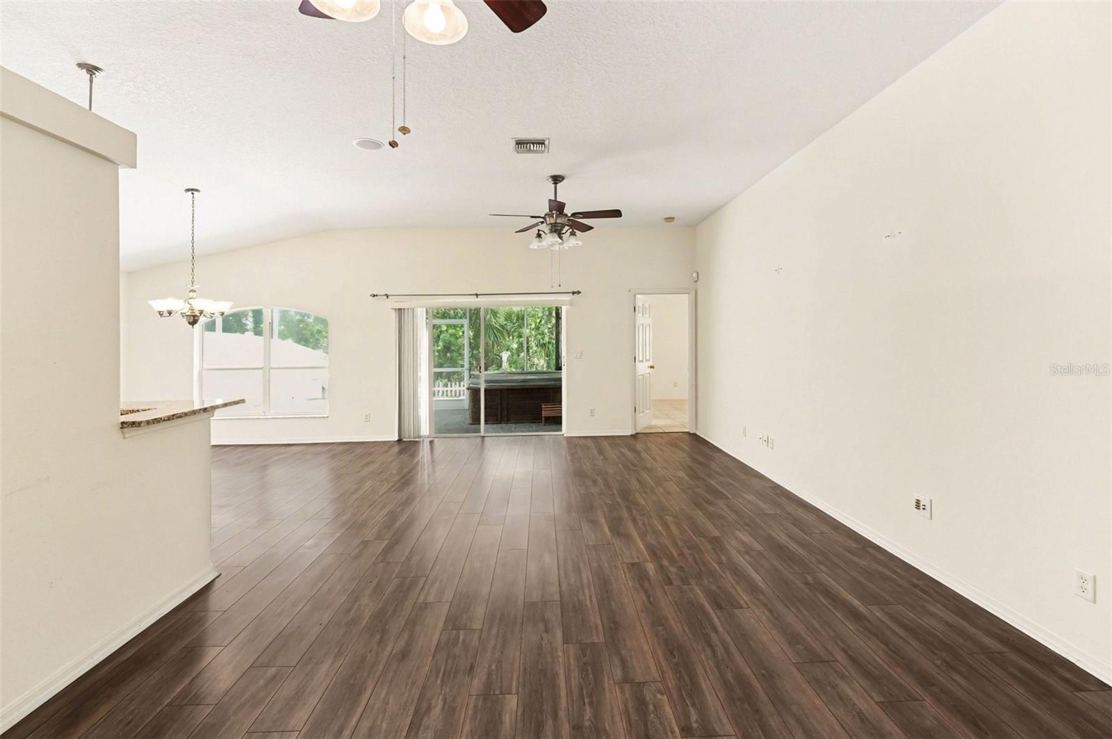 447 DIXIE HWY, TARPON SPRINGS, FL, 34689