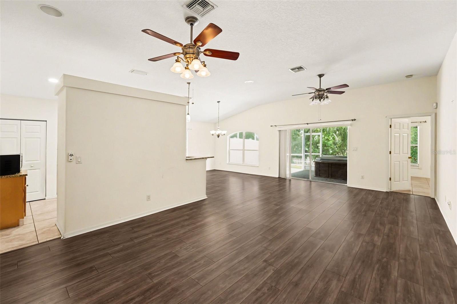 447 DIXIE HWY, TARPON SPRINGS, FL, 34689