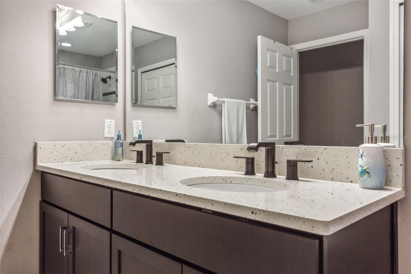 29922 SOUTHWELL LN, WESLEY CHAPEL, FL, 33543