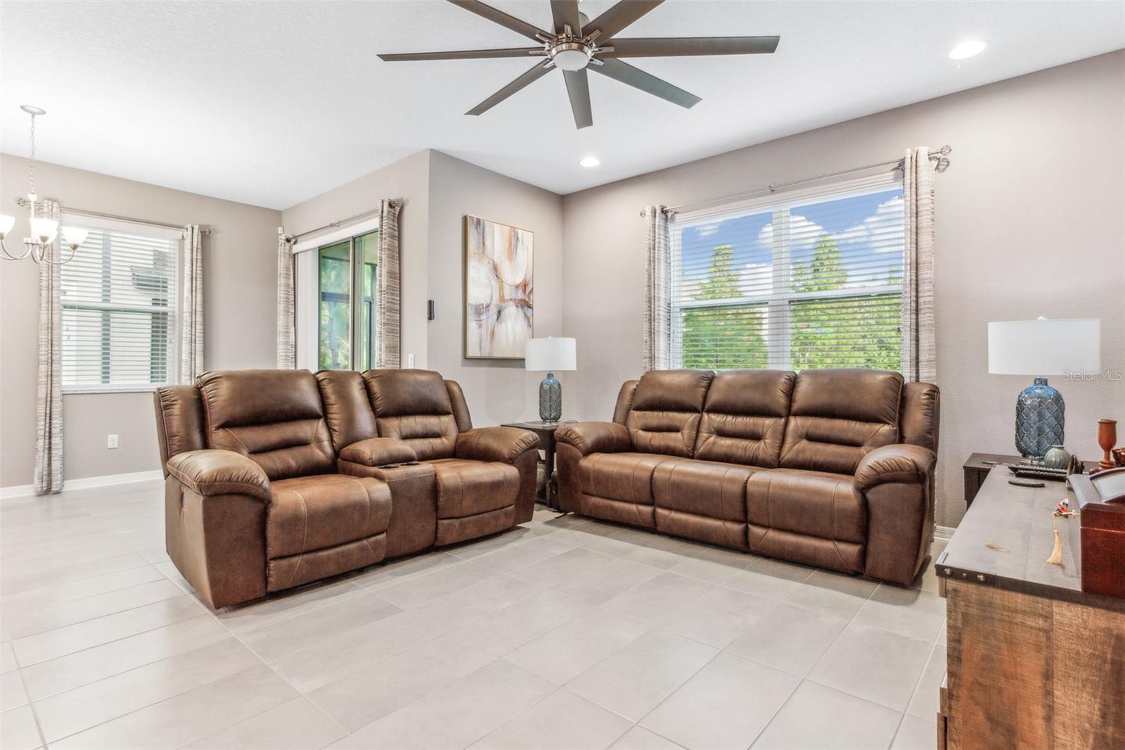 29922 SOUTHWELL LN, WESLEY CHAPEL, FL, 33543