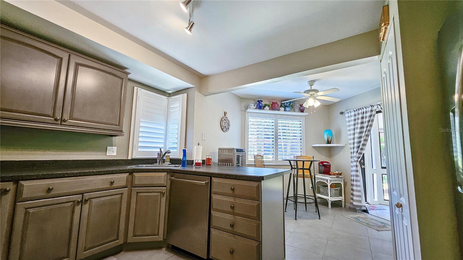 21 MID PINES CIR, PALM COAST, FL, 32137