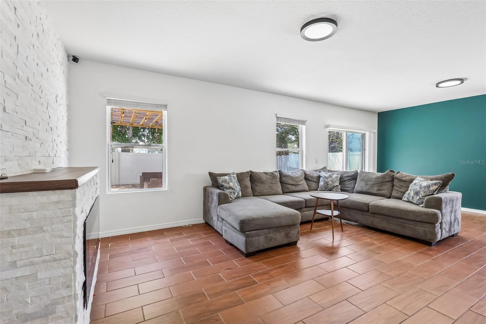 476 SQUIRES GROVE DR, WINTER HAVEN, FL, 33880