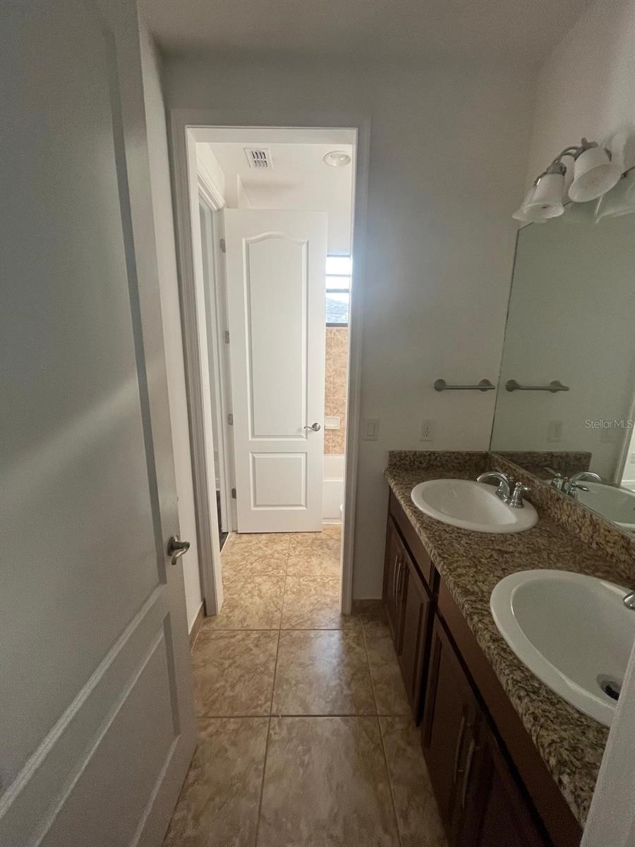 8064 PRESTBURY DR, ORLANDO, FL, 32832