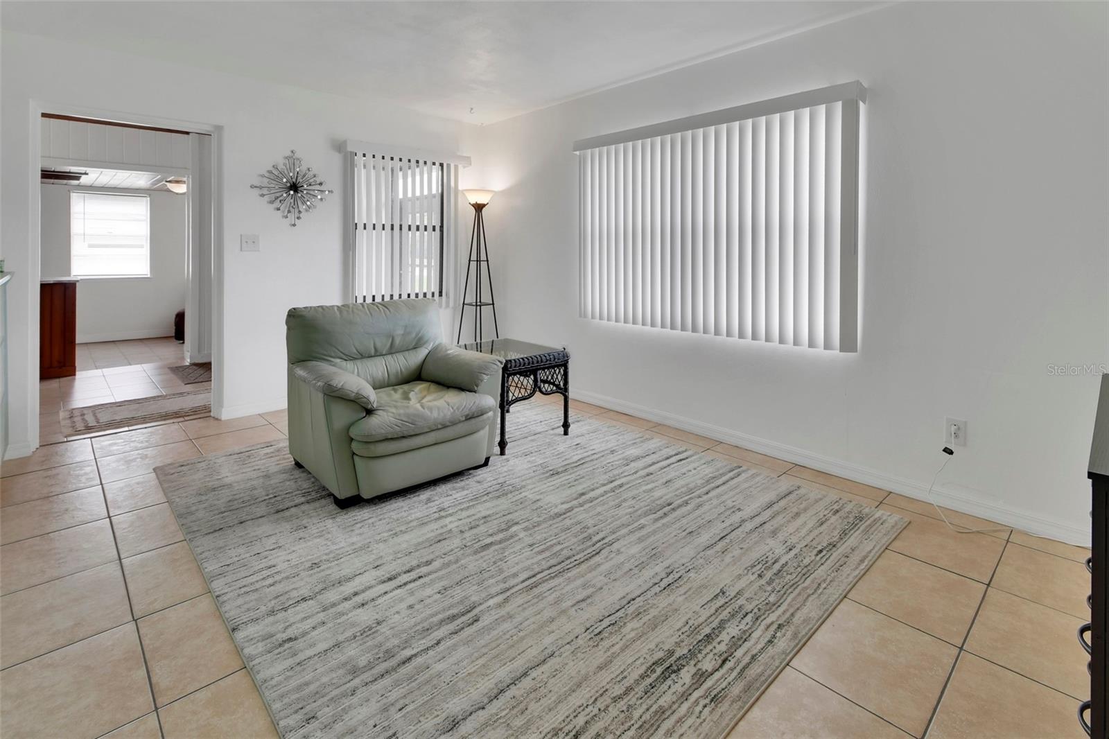 44 NARCISSUS DR, DEBARY, FL, 32713