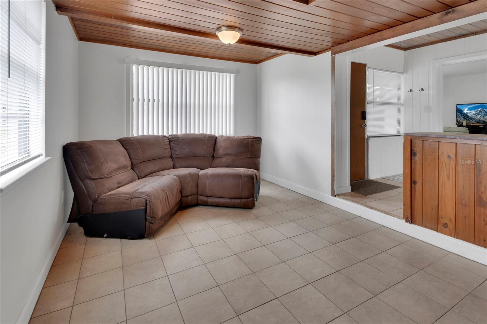 44 NARCISSUS DR, DEBARY, FL, 32713