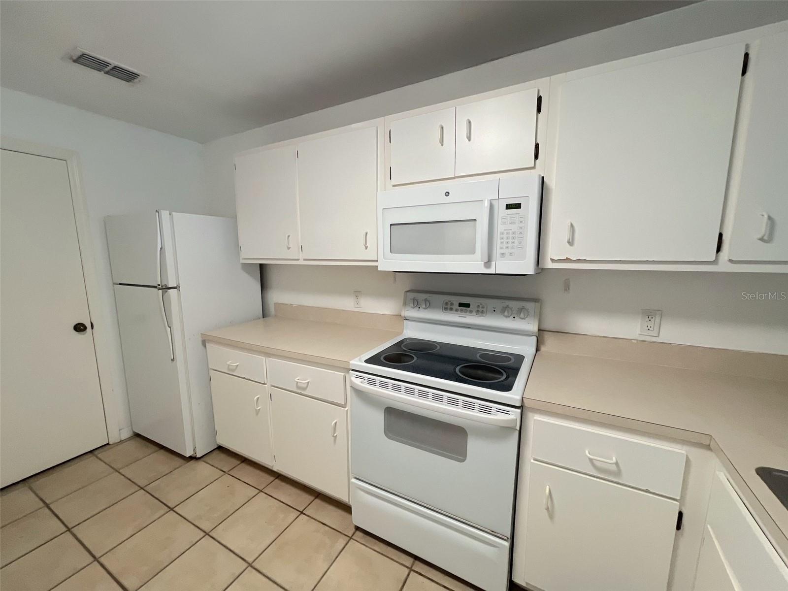 4700 SW ARCHER RD #D30, GAINESVILLE, FL, 32608