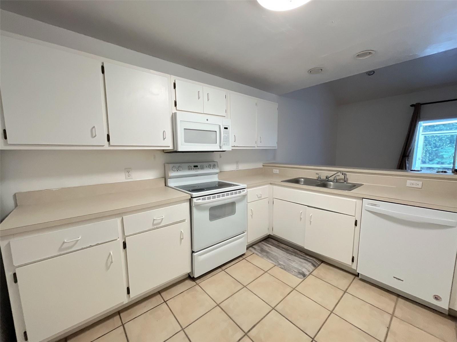 4700 SW ARCHER RD #D30, GAINESVILLE, FL, 32608