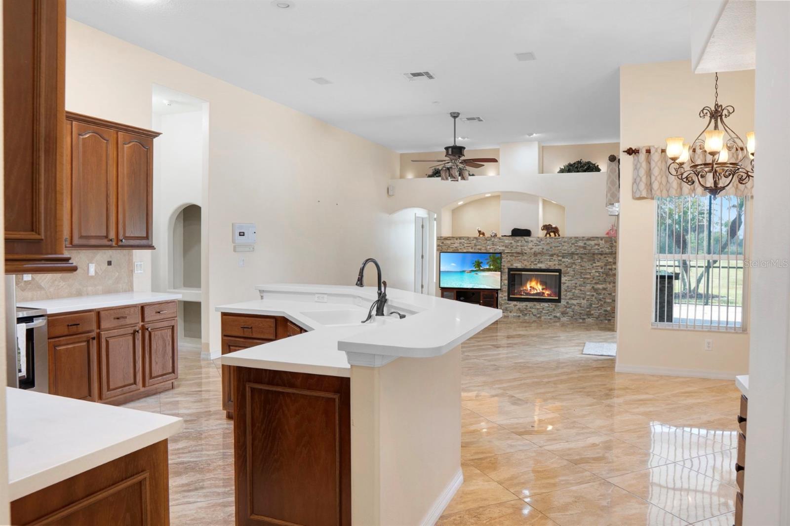 215 STRATHMORE CIR, KISSIMMEE, FL, 34744