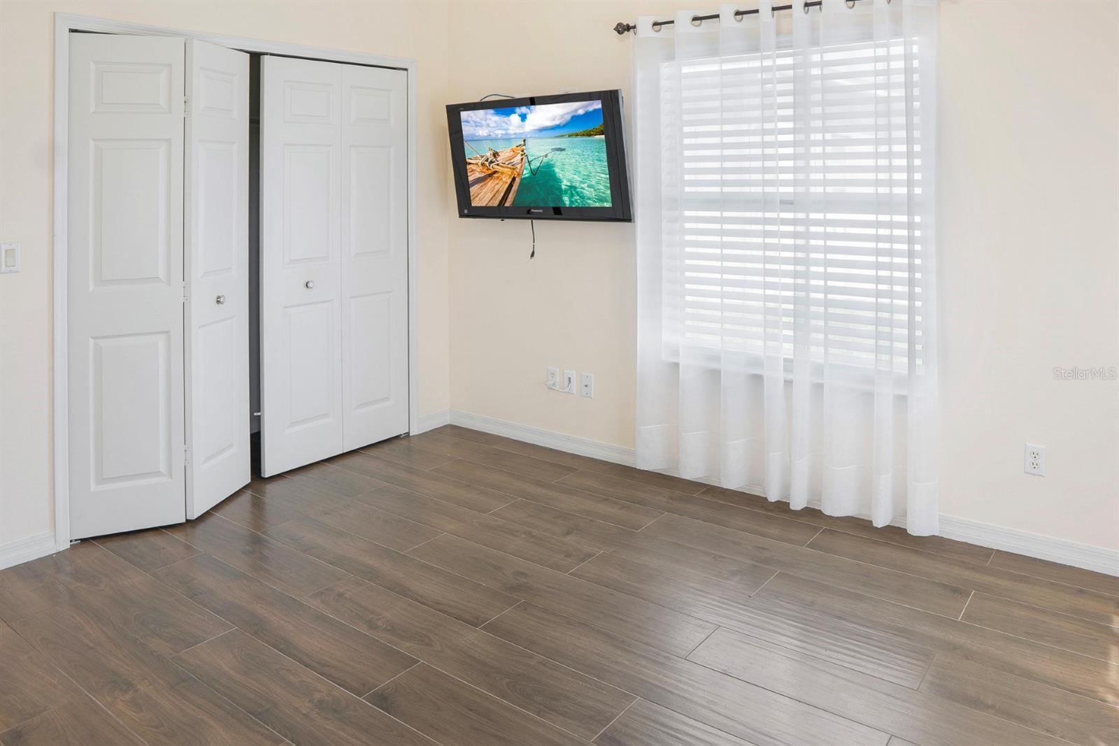 215 STRATHMORE CIR, KISSIMMEE, FL, 34744