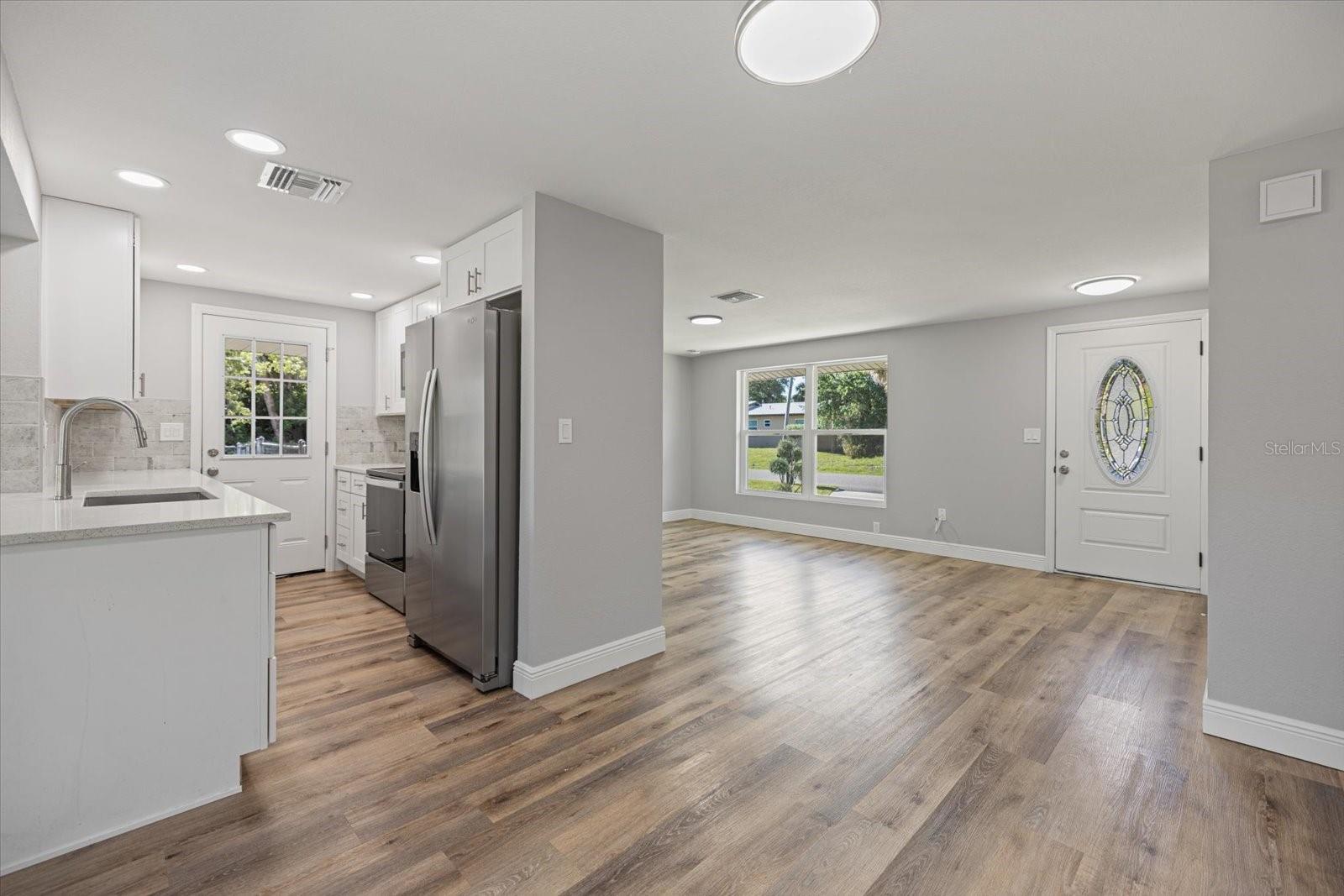 1184 BARBOUR AVE, PORT CHARLOTTE, FL, 33948