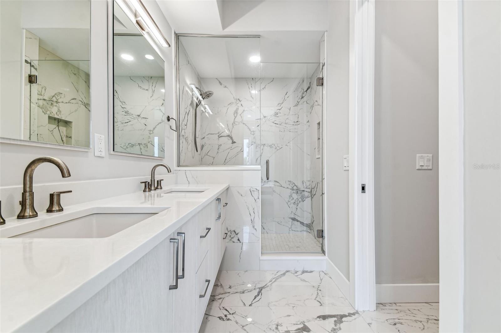 370 6TH ST S, ST PETERSBURG, FL, 33701