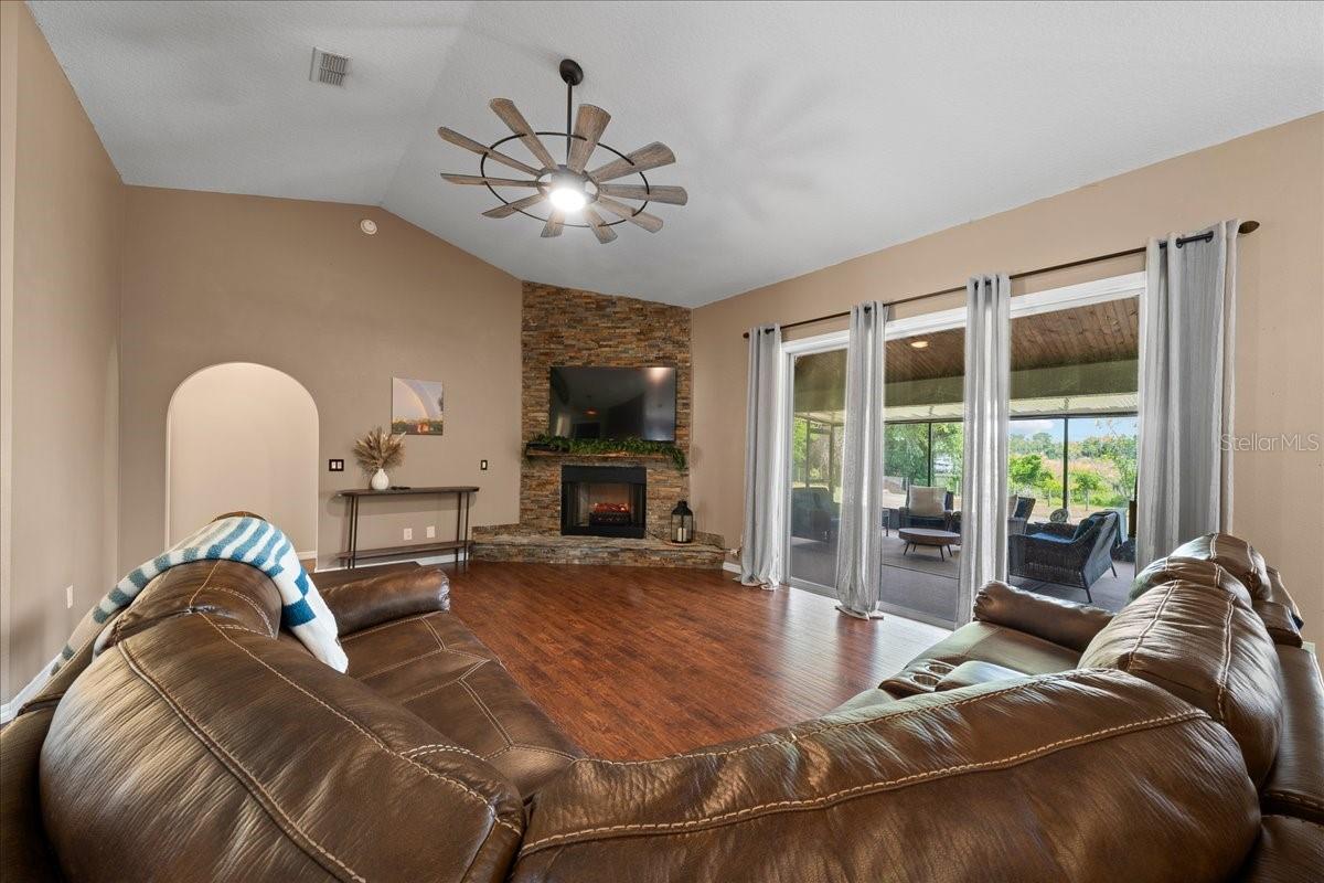 11985 SE 123RD AVE, OCKLAWAHA, FL, 32179