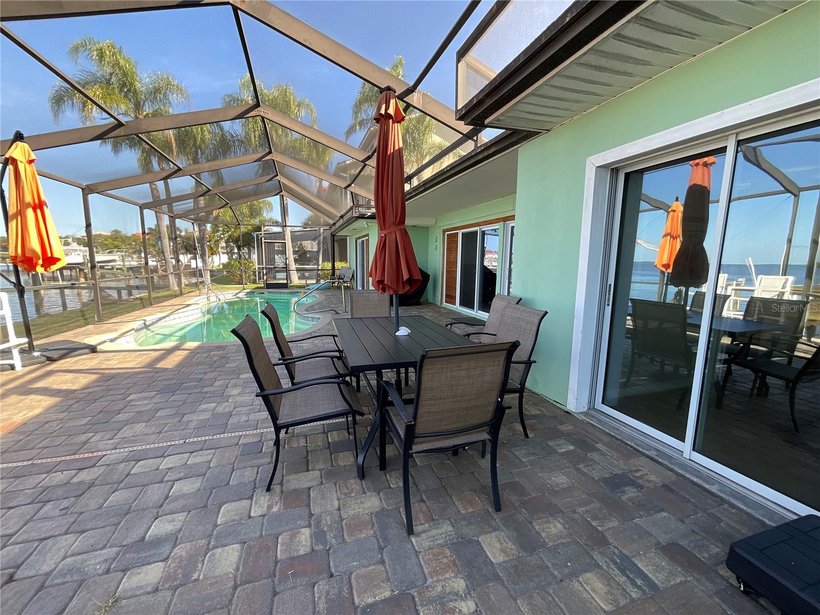 300 DRIFTWOOD DR W, PALM HARBOR, FL, 34683