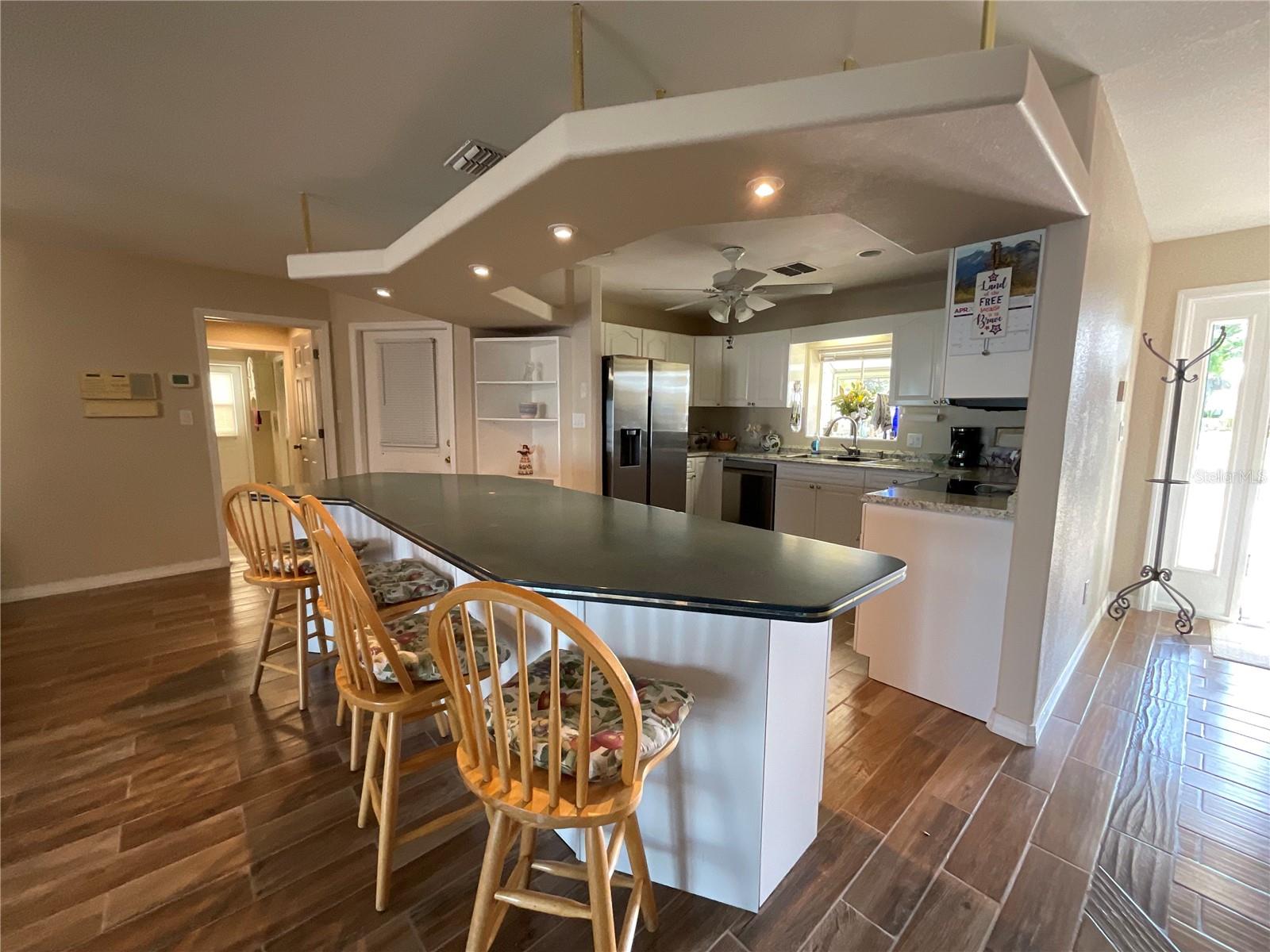 300 DRIFTWOOD DR W, PALM HARBOR, FL, 34683