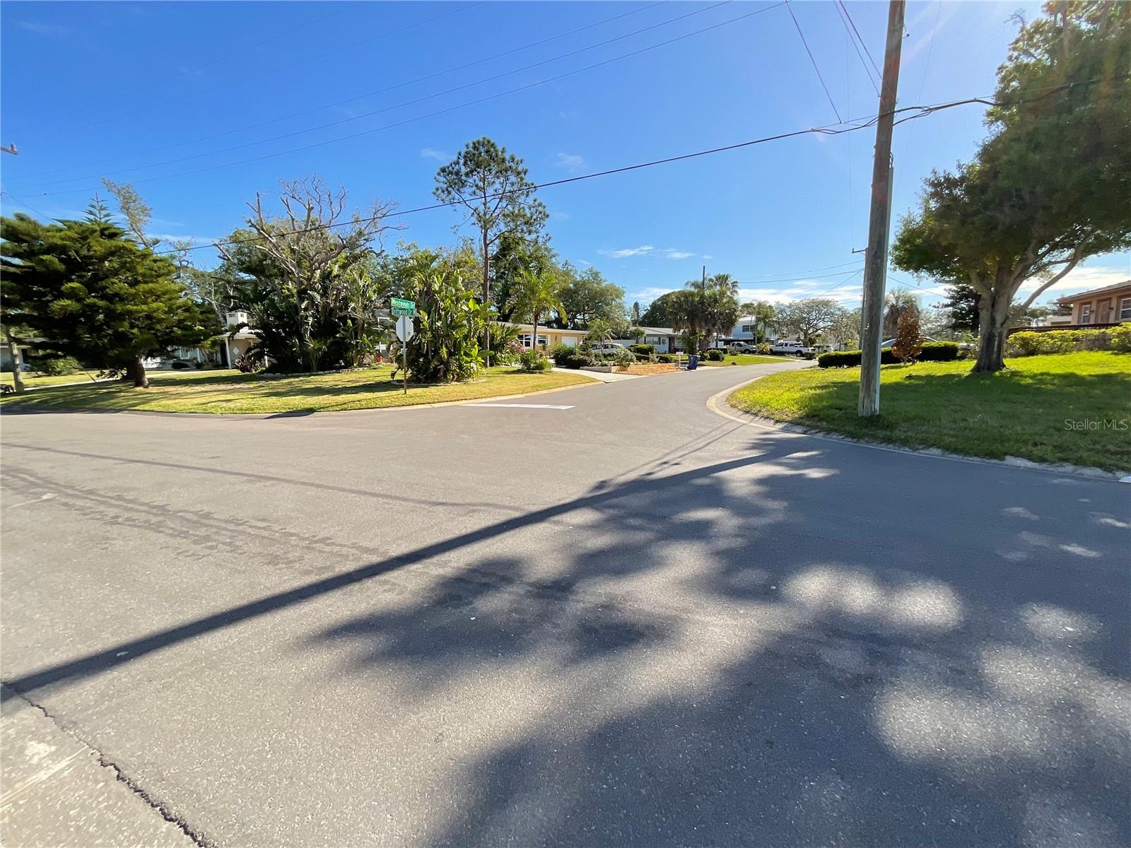 300 DRIFTWOOD DR W, PALM HARBOR, FL, 34683