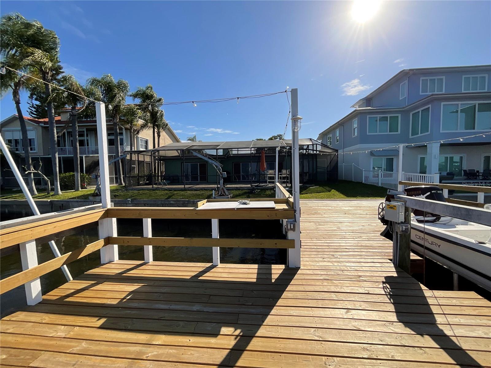 300 DRIFTWOOD DR W, PALM HARBOR, FL, 34683