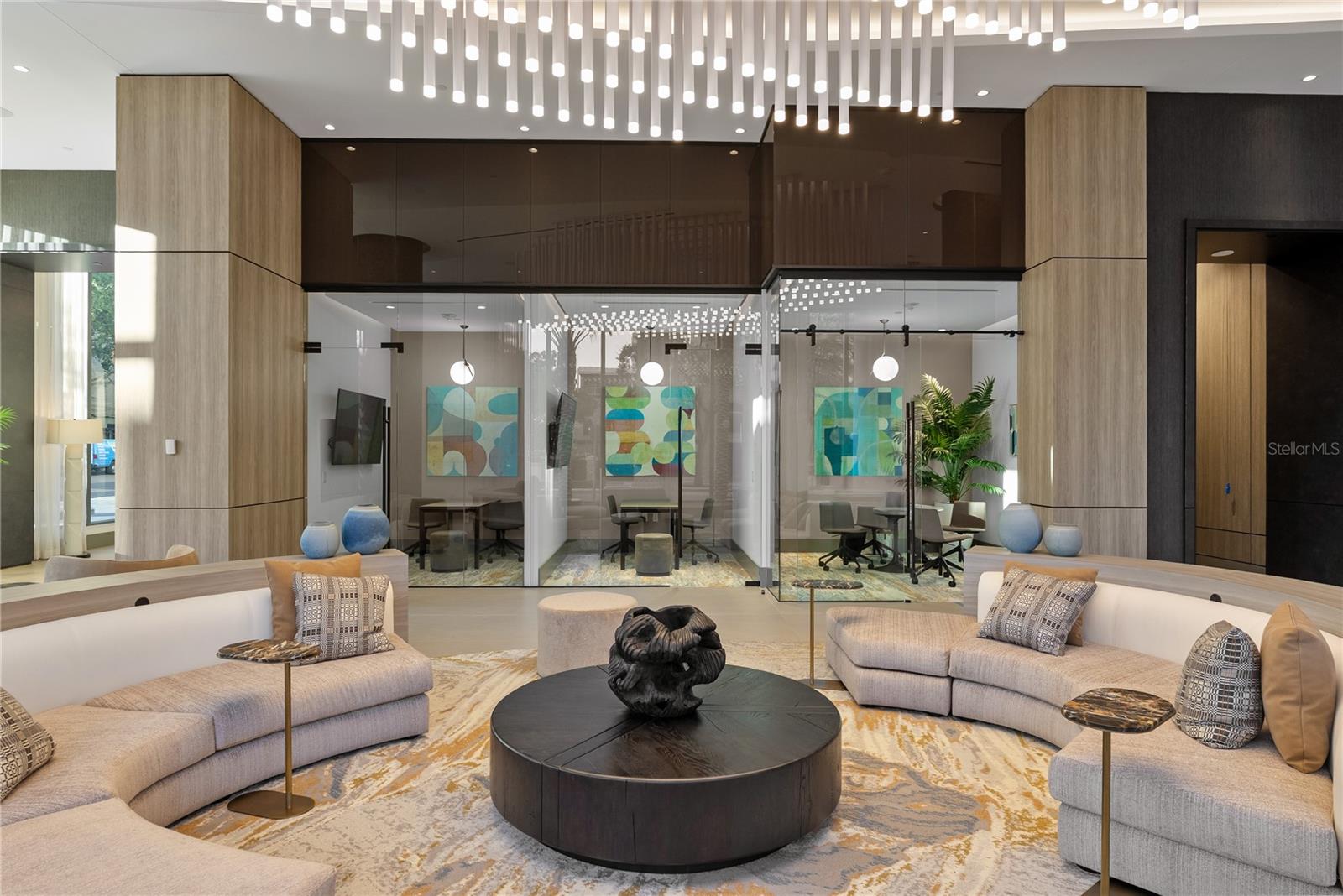 275 1ST AVE S #3708, ST PETERSBURG, FL, 33701