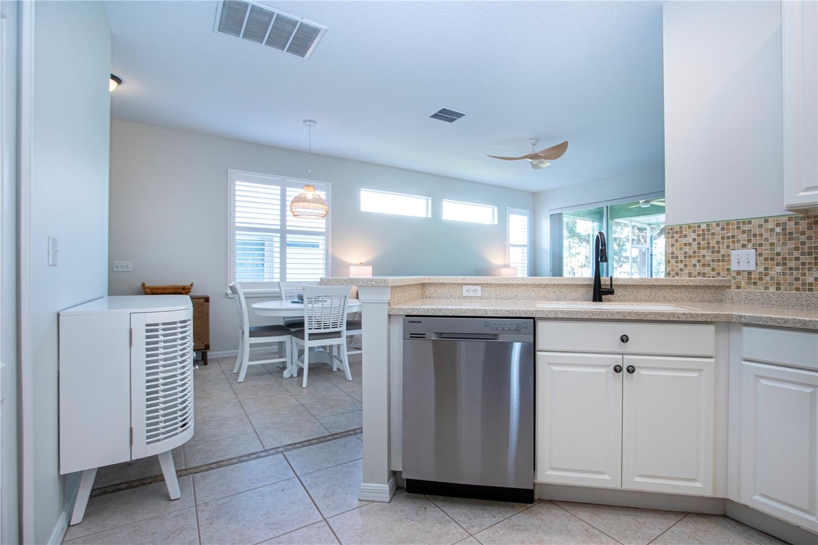 1205 HUNTINGTON GREENS DR, SUN CITY CENTER, FL, 33573