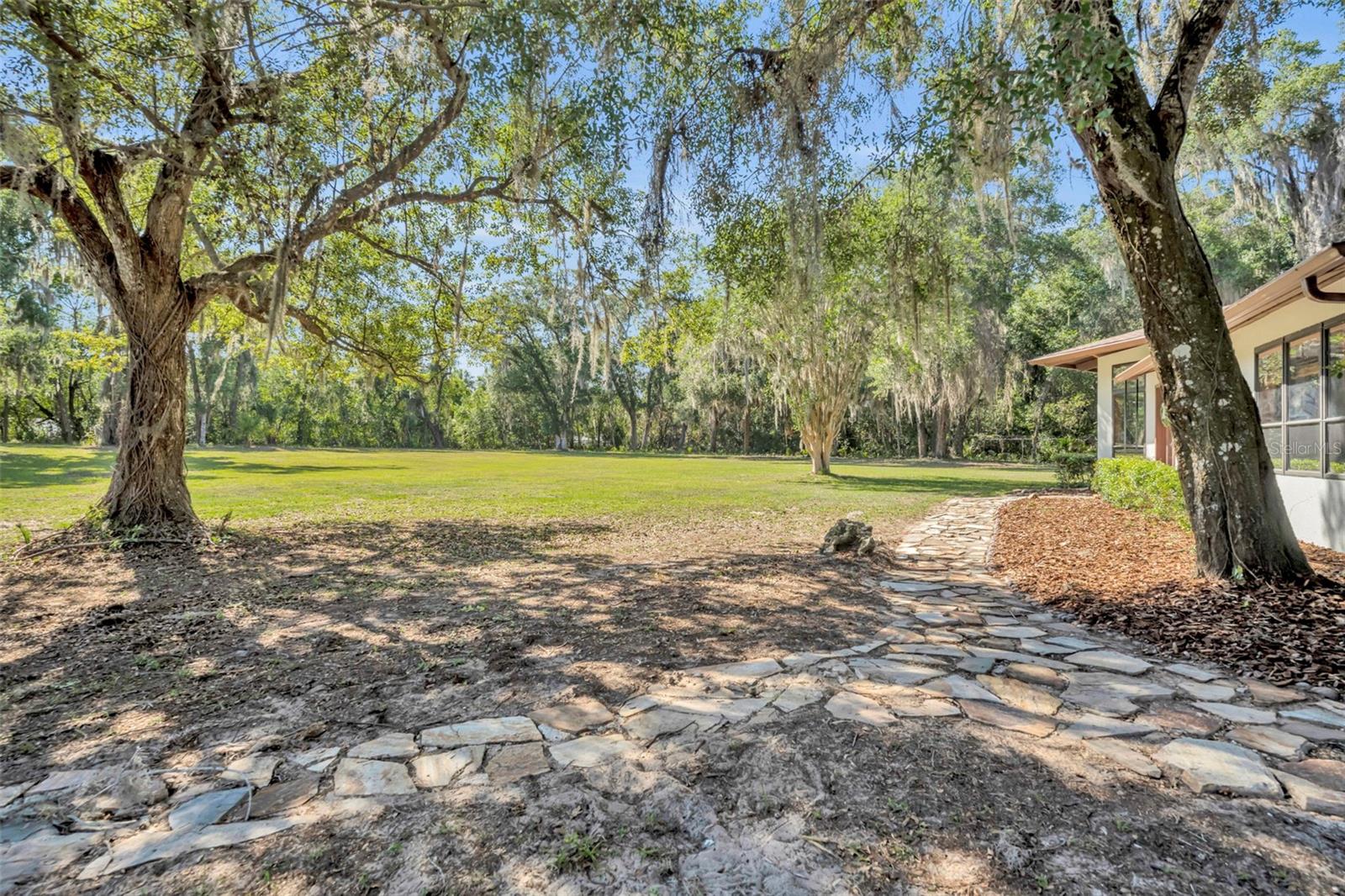495 1ST ST, GENEVA, FL, 32732