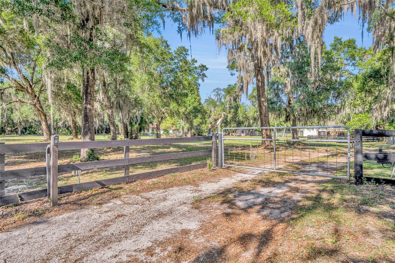 495 1ST ST, GENEVA, FL, 32732
