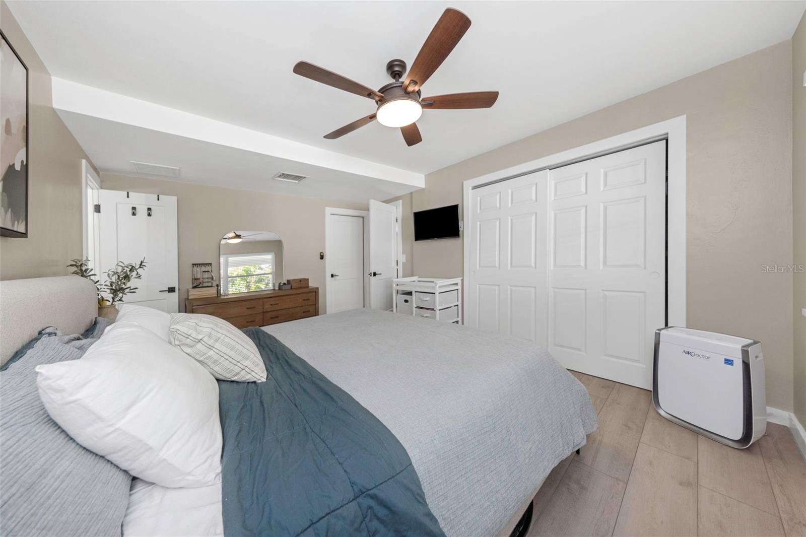 1098 PHYLLIS AVE, LARGO, FL, 33771