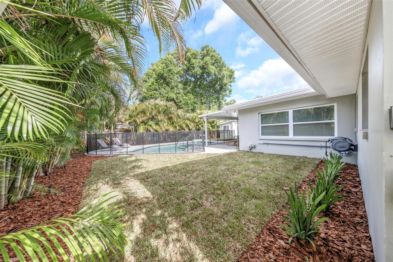 1098 PHYLLIS AVE, LARGO, FL, 33771